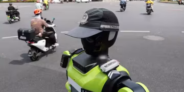 China Deploys “Robocops” to Direct Traffic, Enhancing Road Safety and Efficiency